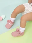 Les Petites Roses, Chaussures bébé filles, roses, fleurs brodées, confort, sécurité, design unique, premiers pas