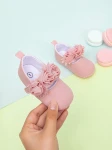 Les Petites Roses, Chaussures bébé filles, roses, fleurs brodées, confort, sécurité, design unique, premiers pas