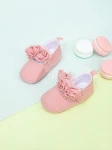Les Petites Roses, Chaussures bébé filles, roses, fleurs brodées, confort, sécurité, design unique, premiers pas