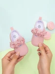 Les Petites Roses, Chaussures bébé filles, roses, fleurs brodées, confort, sécurité, design unique, premiers pas