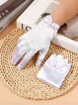 gants de communion fillette, gants blancs satin communion, accessoires Première Communion, gants élégants cérémonie, gants fille perle, gants cérémonie enfant