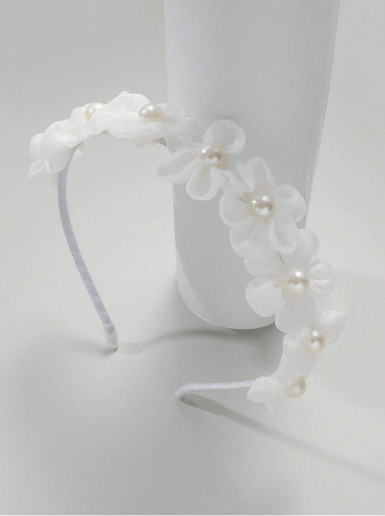 serre-tête fillette, serre-tête communion fille, accessoire cheveux cérémonie, serre-tête blanche élégante, serre-tête mariage enfant, serre-tête baptême fillette, serre-tête fleurs perles, accessoires cheveux élégants enfant