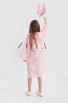 toge de remise de diplôme, mortier diplômé, toge rose, tenue de cérémonie, graduation France, tenue diplômé, toge enfant, toge adulte, costume académique, toge et mortier, cérémonie de fin d'études