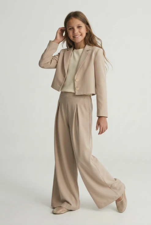 Ensemble de cérémonie fille Emi beige, ensemble beige pour fille, mode enfantine de cérémonie, tailles 140-164 cm, ZOYA Fashion France