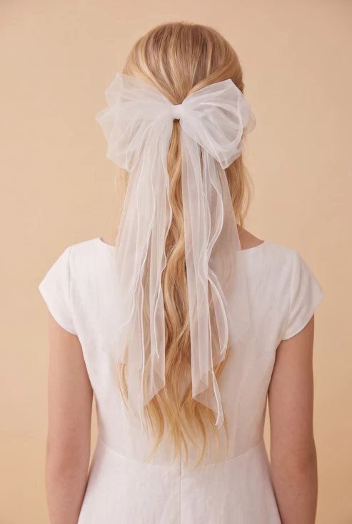 barrette fillette élégante, barrette tulle nœud, accessoire cheveux cérémonie, barrette communion fille, barrette mariage enfant, nœud tulle cheveux fillette, accessoire coiffure chic enfant, barrette longue élégante