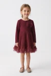 Robe de cérémonie Iga bordeaux à jupe en tulle et nœud sur le buste – vue de face, silhouette entière