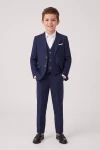 Costume garçon Liam bleu marine avec gilet – mains dans les poches, vue de face