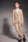 Costume garçon Liam beige – veste boutonnée et pantalon, silhouette entière de face