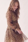 Robe de cérémonie Holly à imprimé léopard – manche en tulle à volant au poignet, vue de côté